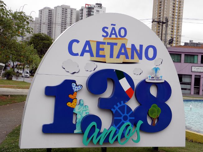 Obra do artista plastico Adélio Samo Sobrinho em homenagem ao imigrante sao-caetano-do-sul, homenagem-ao-imigrante, adelio-samo-sobrinho